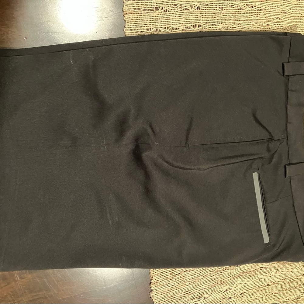 Slazenger Classic Black Golf Shorts
New
Gray trim